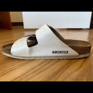 White Birkenstock Arizona Women’s size 8